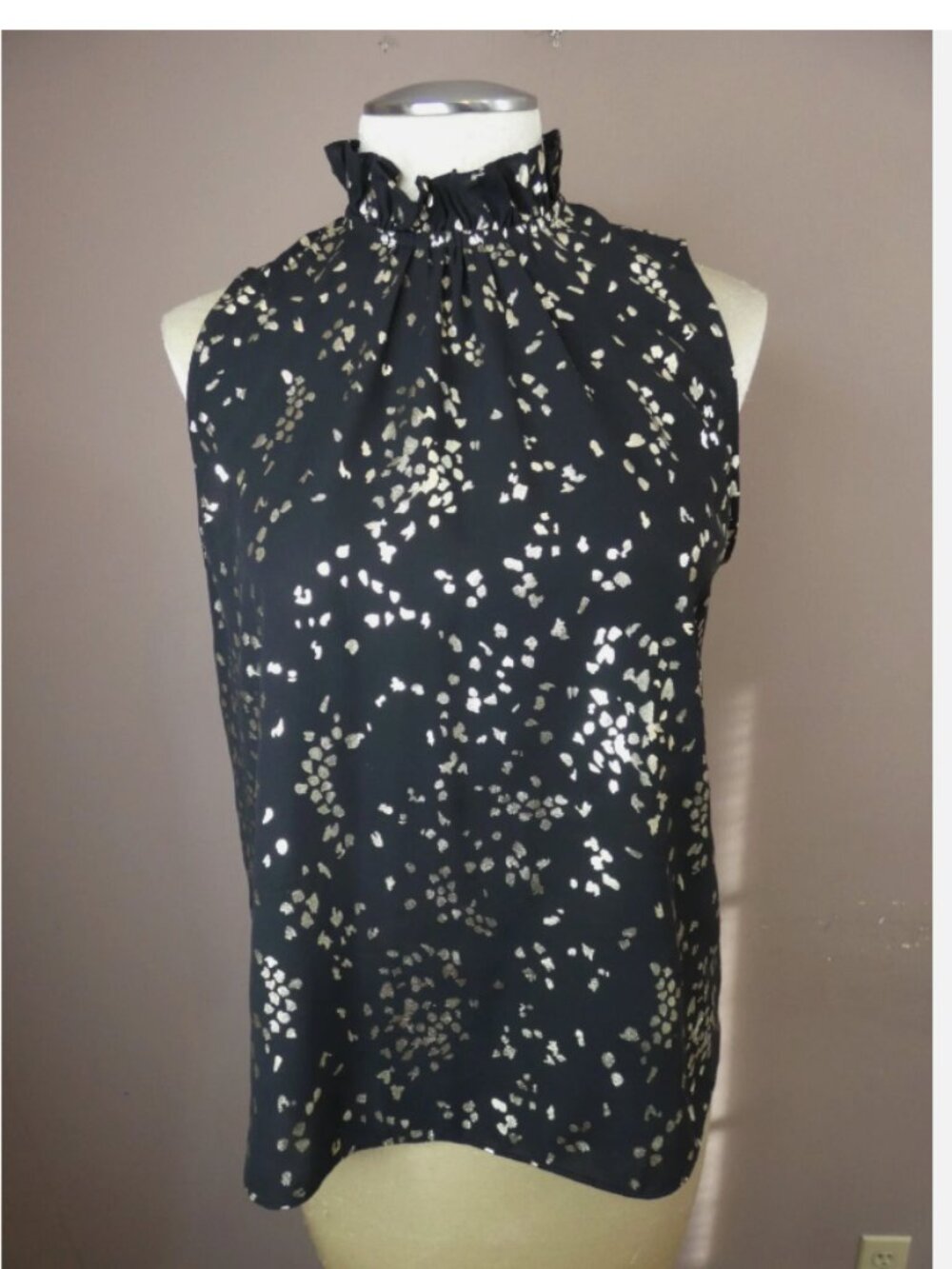 Waverly Grey Women's S Black & Gold Metallic Ruffle Neck Tank Top Sleeveless